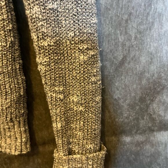 Plus SZ Women's Torrid 00 Grey Sweater Cut out design w/minor defects - Picture 10 of 11